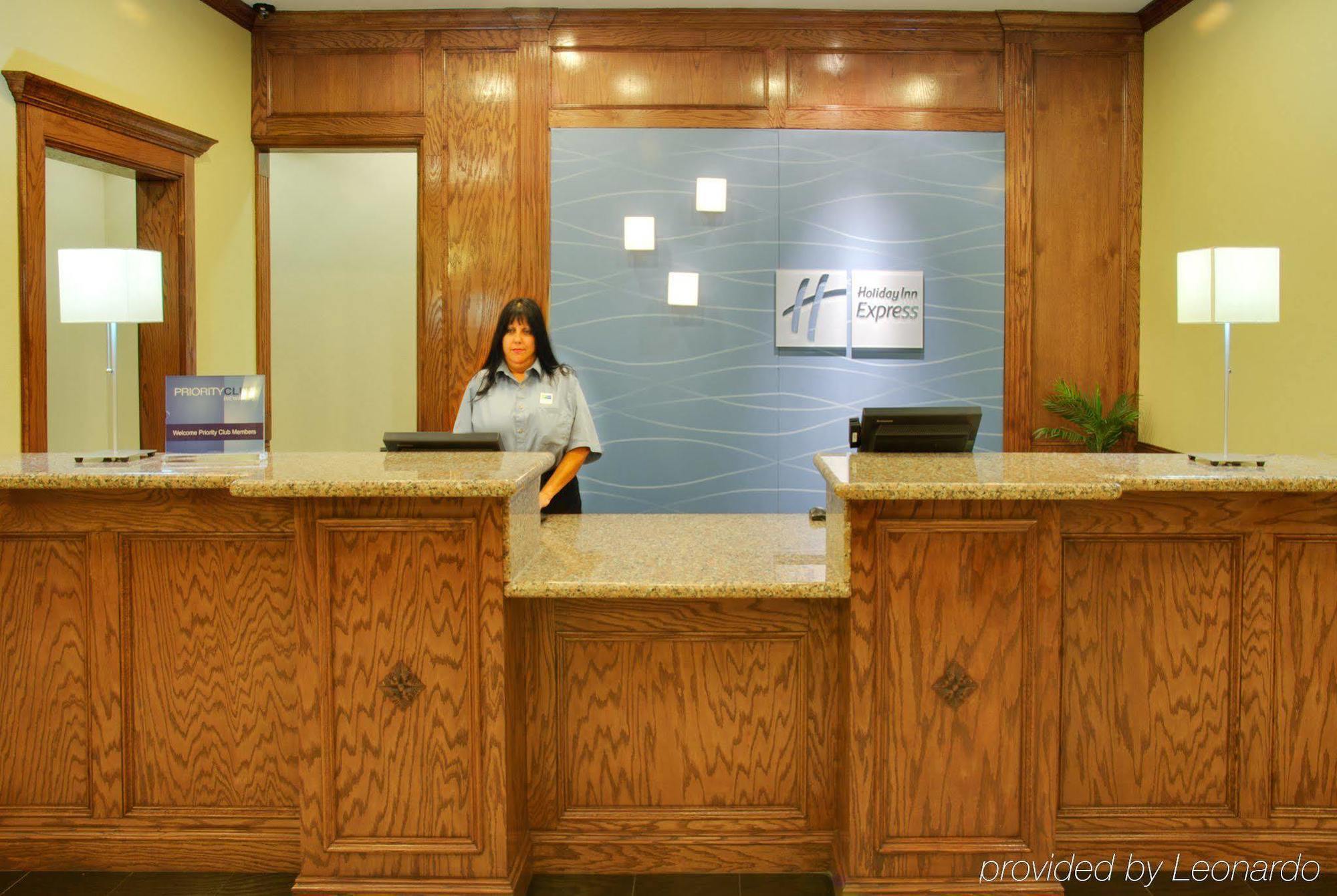 Holiday Inn Express Hotel Galveston West-Seawall By Ihg Beltér fotó